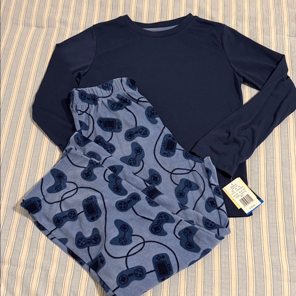 🆕Cuddl Duds Kids Pajama Set in Dark Blue with Controller Design. L (10/12)